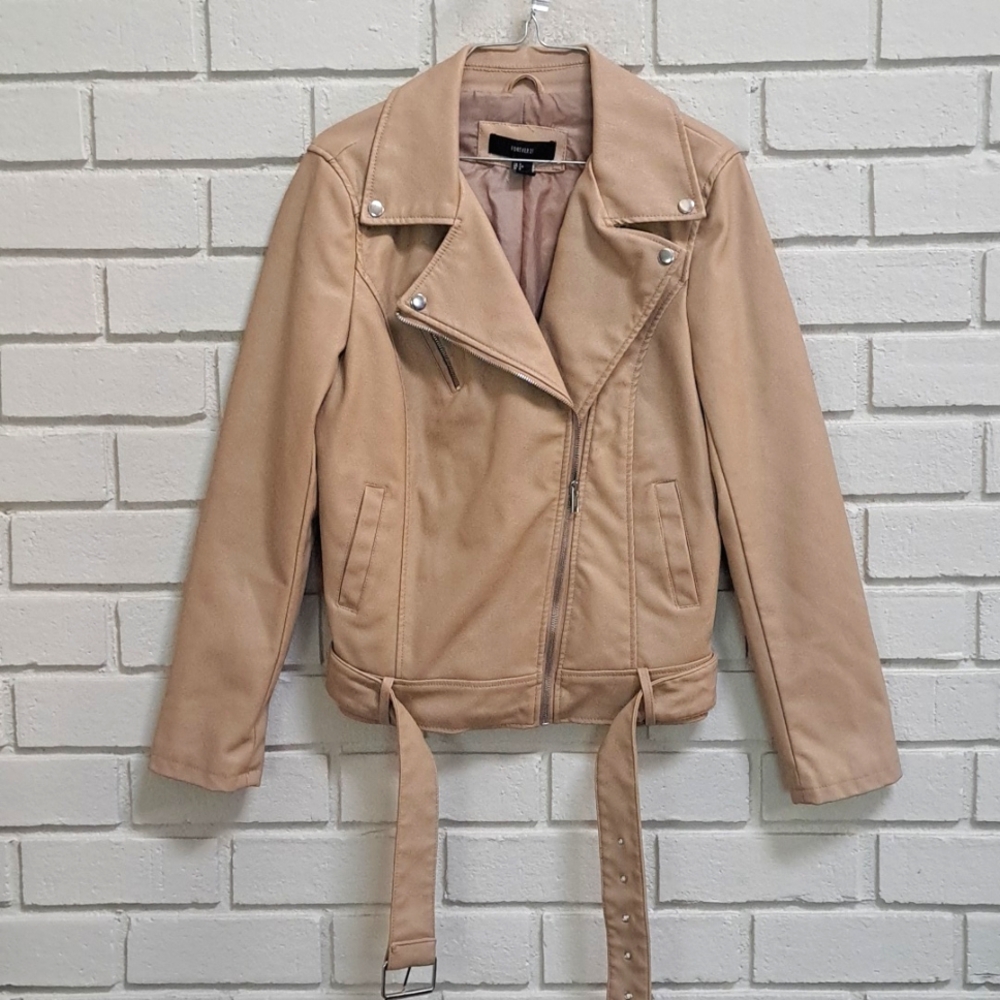 Forever 21 Tan Lined Belted Moto Jacket W/Pockets. Size Large NWOT